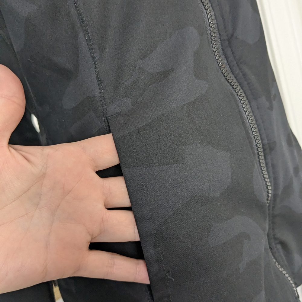 Yogalicious Black Camo Pattern Hooded Zip-Up Hoodie Workout Jacket Sz XL - Picture 7 of 9